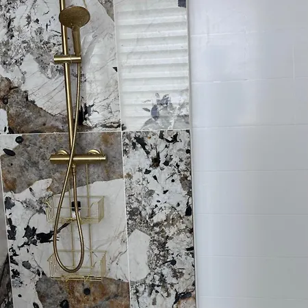 Jardin Terrasse Eden Tropez - Parking Pool Ac 4p Appartement *